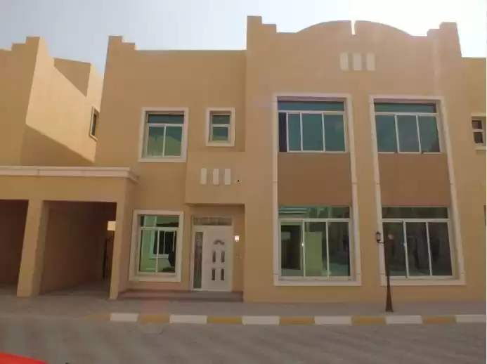 Residencial Listo Propiedad 6 habitaciones S / F Villa en Compound  alquiler en al-sad , Doha #8205 - 1  image 